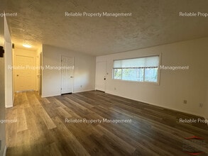 1296 Blaine Ave, Unit 2 in Idaho Falls, ID - Building Photo - Building Photo