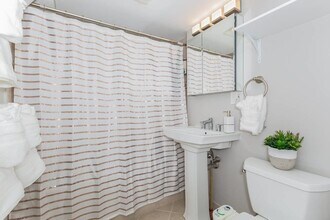 98 Elm St, Unit #1 in Somerville, MA - Building Photo - Building Photo
