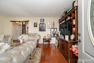 1 Ovington Ave in Edison, NJ - Building Photo - Building Photo
