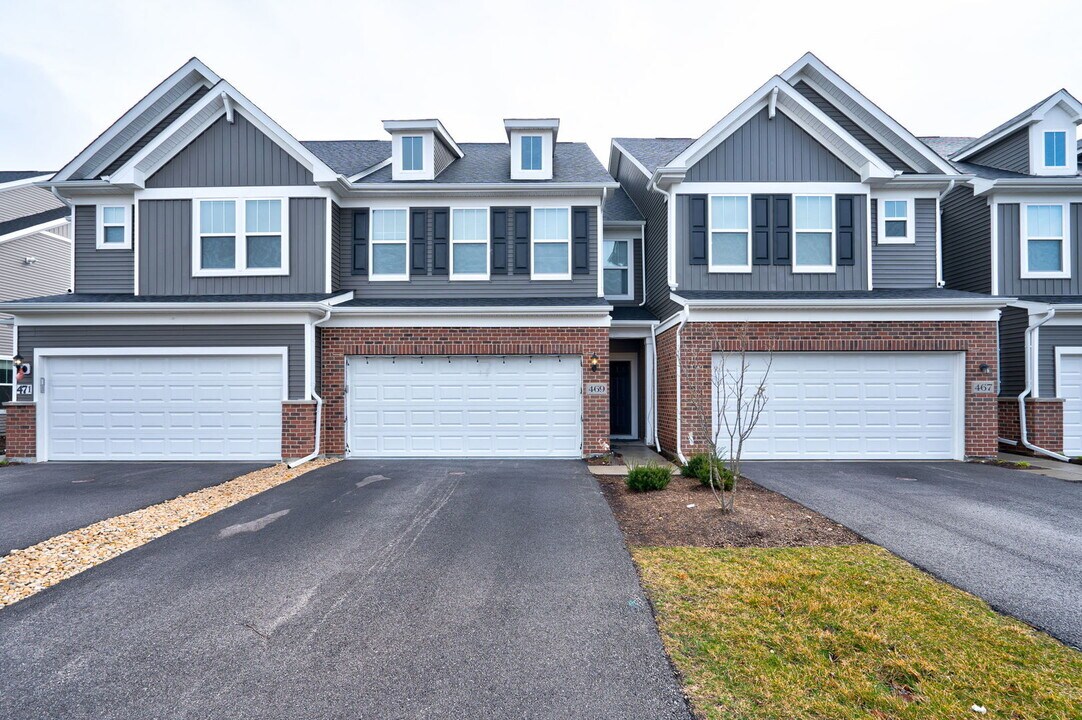 469 Watercress Dr in Aurora, IL - Building Photo
