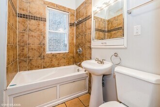 3535 W School St in Chicago, IL - Building Photo - Building Photo
