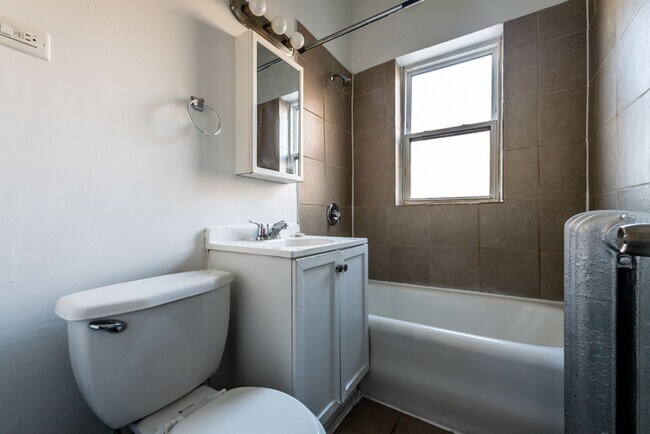 7934-42 S Wabash Chicago, IL 60619 in Chicago, IL - Building Photo - Building Photo