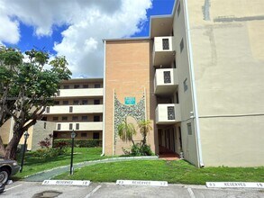 1710 NE 191st St in Miami, FL - Building Photo - Building Photo