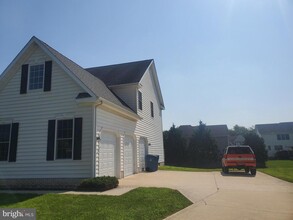 33 Saphire Ct in Dover, DE - Building Photo - Building Photo