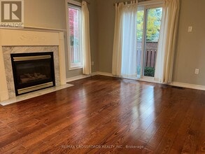 55 Ballymore Dr in Aurora, ON - Building Photo - Building Photo