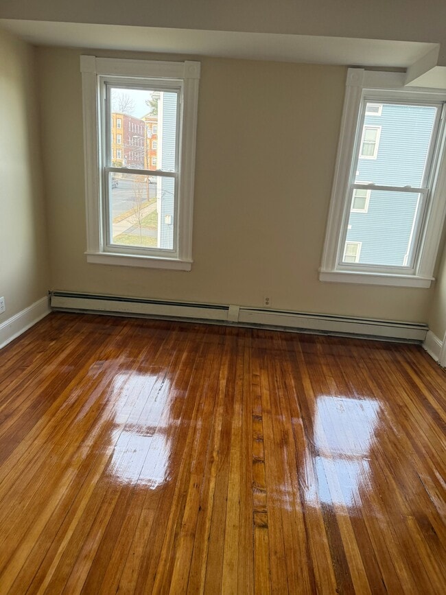 23 Horace St in New Britain, CT - Building Photo - Building Photo