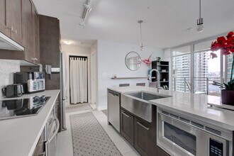 880 Homer St in Vancouver, BC - Building Photo - Building Photo