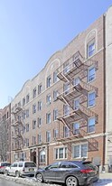 3052 34th St in Long Island City, NY - Building Photo