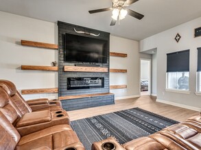 921 Old Frisco Rd in Norman, OK - Building Photo - Building Photo