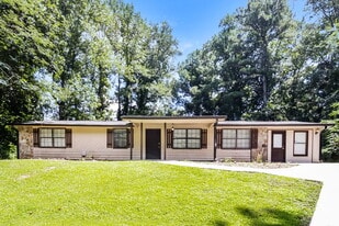 2607 Foxwood Pl in Marietta, GA - Building Photo