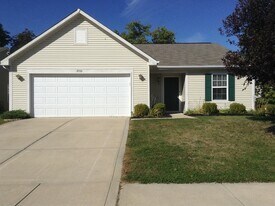 2926 Limber Pine Dr in Whiteland, IN - Building Photo