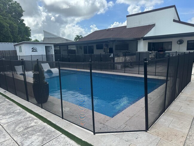12413 SW 200th Terrace in Miami, FL - Building Photo - Building Photo