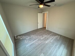 318 College St in Cleburne, TX - Building Photo - Building Photo