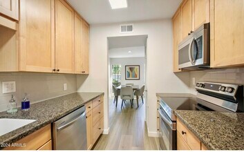 5211 N 24th St in Phoenix, AZ - Building Photo - Building Photo