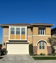 3321 View Ridge Drive in Long Beach, CA - Building Photo