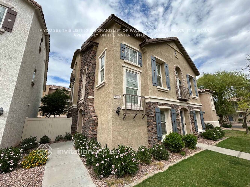 5710 S 21st Terrace in Phoenix, AZ - Foto de edificio