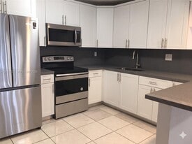 8888 SW 131st Ct in Miami, FL - Building Photo