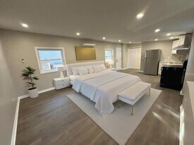 950 US-9 in Castleton On Hudson, NY - Building Photo