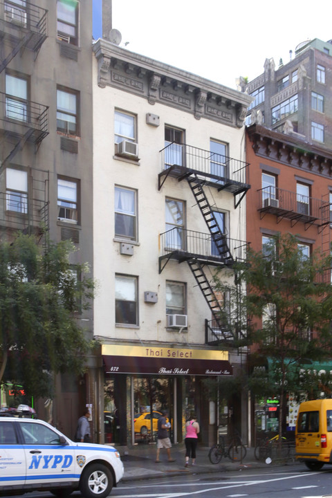 472 9th Ave in New York, NY - Building Photo