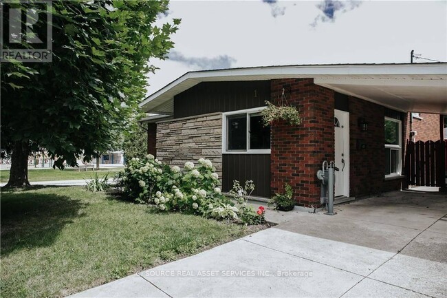 property at 1 Vera Ct