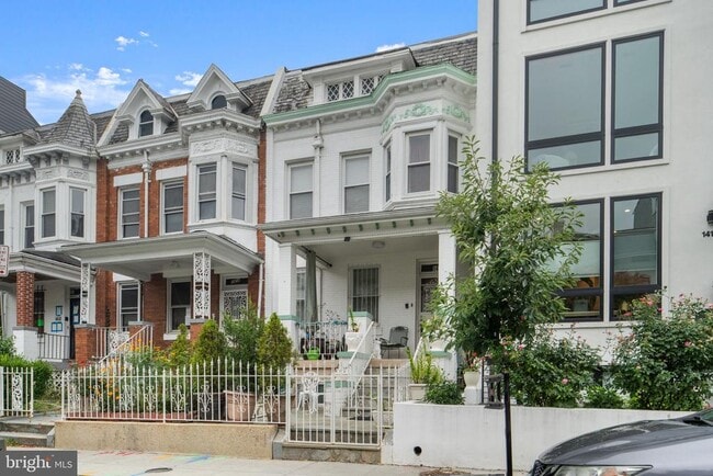 property at 1416 Meridian Pl NW
