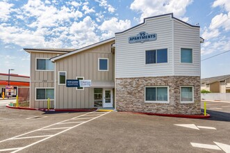 VS Apartments in Medford, OR - Building Photo - Building Photo