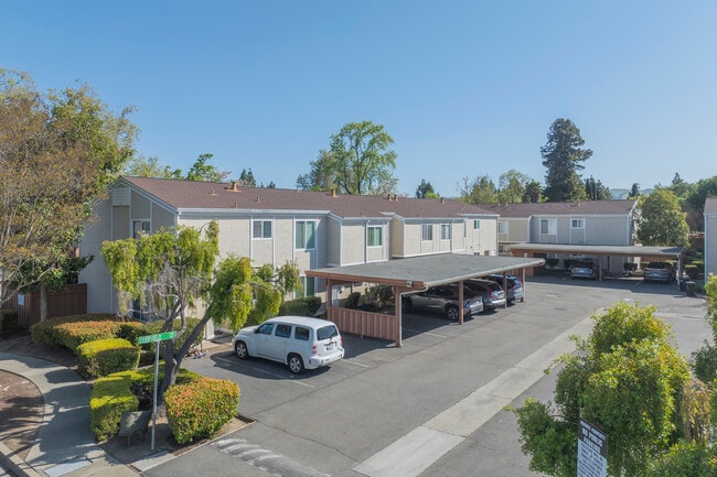 4605-4637 Fanwood Ter in Fremont, CA - Building Photo - Building Photo