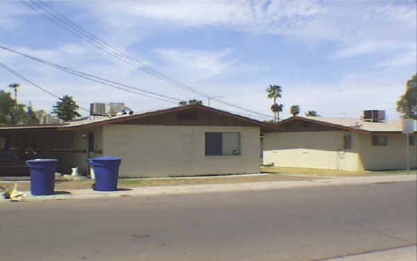 Sunset Villa in Tempe, AZ - Building Photo