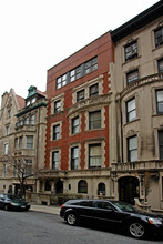 337 W 76th St in New York, NY - Foto de edificio - Building Photo