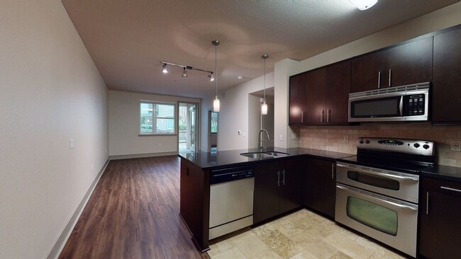 1818 Platinum Triangle in Anaheim, CA - Foto de edificio - Building Photo