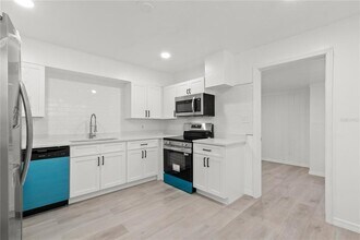 1908 43rd St S in St. Petersburg, FL - Building Photo - Building Photo