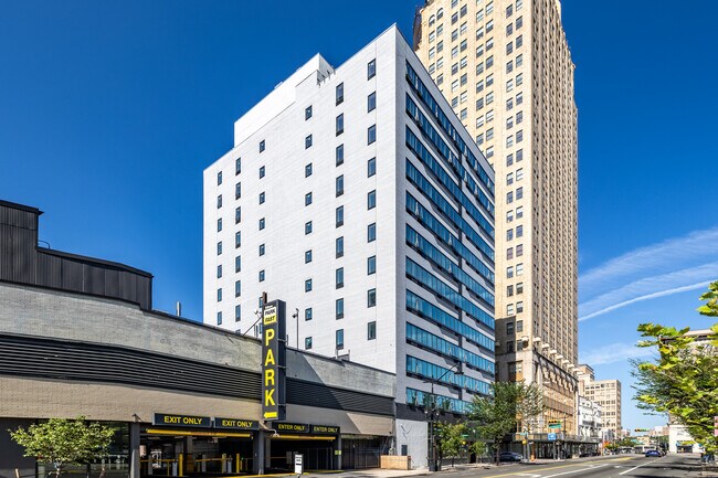 The Mercer in Newark, NJ - Foto de edificio - Building Photo