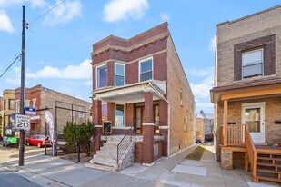 2741 W Belmont Ave, Unit Garden Unit in Chicago, IL - Building Photo