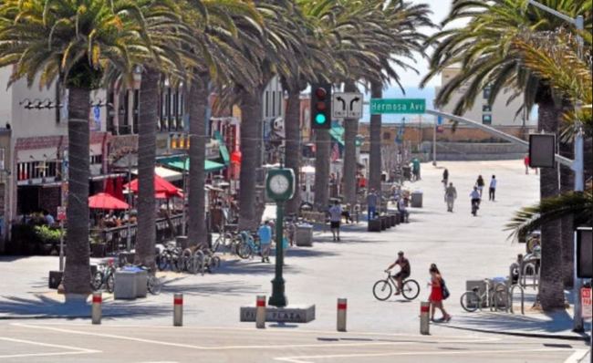 1126 Loma Dr in Hermosa Beach, CA - Foto de edificio - Building Photo