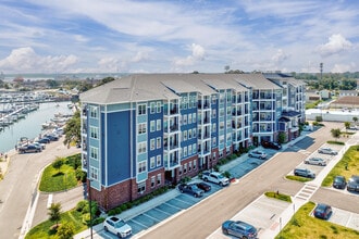 Marina Villa in Norfolk, VA - Foto de edificio - Building Photo