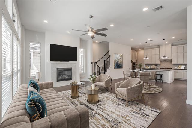 8075 Sunflower Ln in Dallas, TX - Building Photo - Building Photo