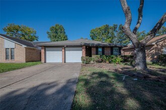 16250 Camino Del Sol Dr in Houston, TX - Building Photo - Building Photo