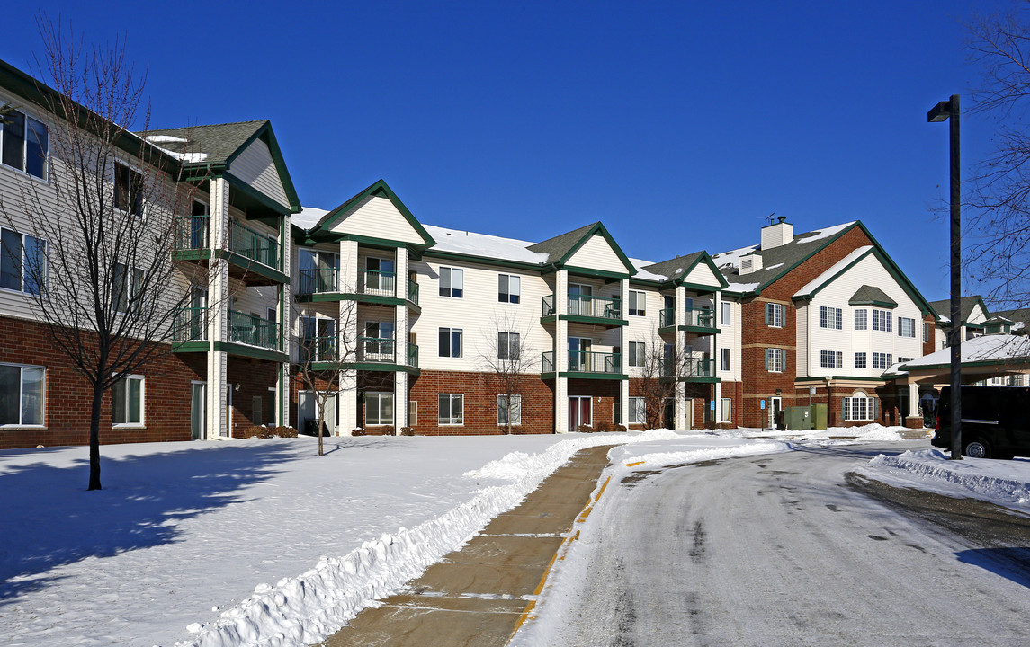 Summerhouse of Shoreview (Senior 55+) in Shoreview, MN - Building Photo