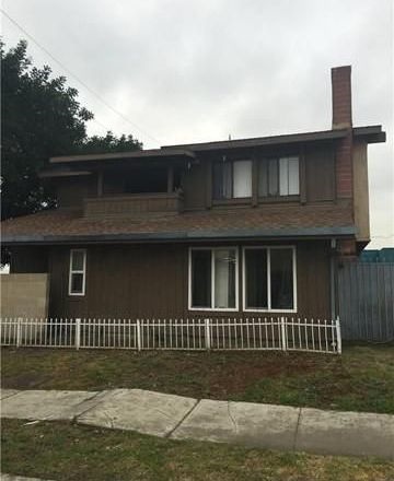 2703 E 57th St in Long Beach, CA - Building Photo