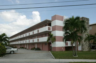 601 S Royal Poinciana Blvd Apartments