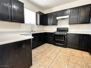 3933 Winter Whitetail St, Unit J309 in Las Vegas, NV - Building Photo - Building Photo