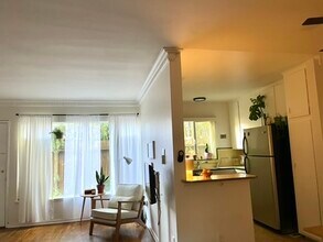 2135 Beachwood Dr in Los Angeles, CA - Building Photo - Building Photo