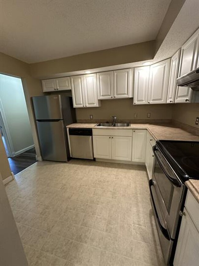 2565 Clayton Blvd in Champaign, IL - Building Photo - Building Photo