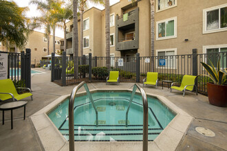 Mission Pacific Apartments in San Diego, CA - Building Photo - Building Photo