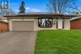 40 Bellbury Crescent in Toronto, ON - Building Photo