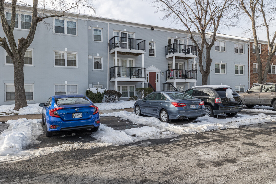 Foxcroft Colony in Fairfax, VA - Building Photo