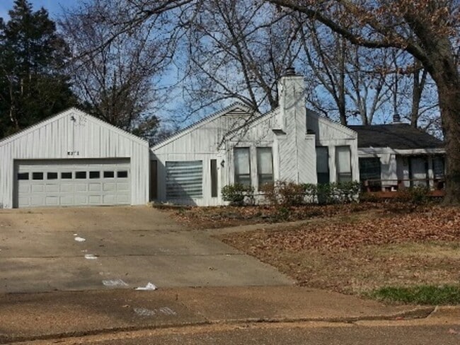 property at 8370 Armscote Pl