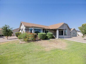 1055 N Recker Rd in Mesa, AZ - Building Photo - Building Photo