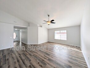 28 Easton St in Cantonment, FL - Building Photo - Building Photo