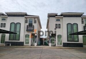 1405 W Kiwi Ave in Pharr, TX - Building Photo